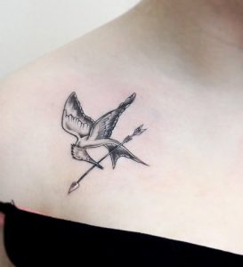 14 Lovely Black Ink Small Mockingjay Bird Tattoo in on Shoulder