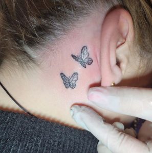15 Adorable Dark Line Ink Butterfly Faminine Tattoo on Behind the Ear