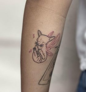 16 Beatiful Black Red Line Baby Chihuahua Tattoo on Hand