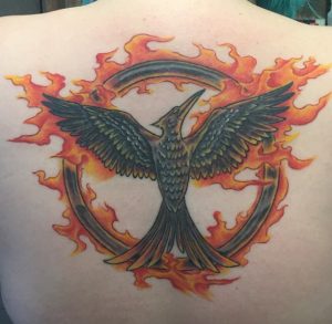 24 Megical Fire Ink Art Mockingjay Birds Tattoo in Circle on Back