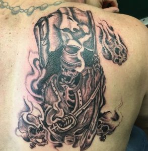 25 Superb Gray Ink Broncos Tattoo on Back