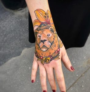 38 Amazing Color Gryffindor LionTattoo on Hand