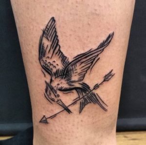 7 Amazing Black Line Ink Art Mockingjay Bird Tattoo on Leg