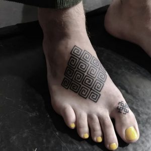 8 Gorgeous Toe Tattoo