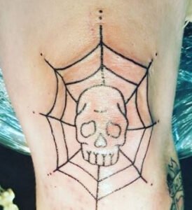 knee cap simple tattoo 2