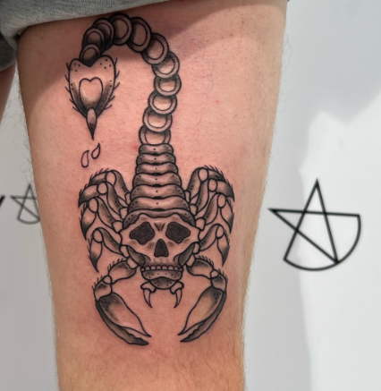 trad scorpion tattoo