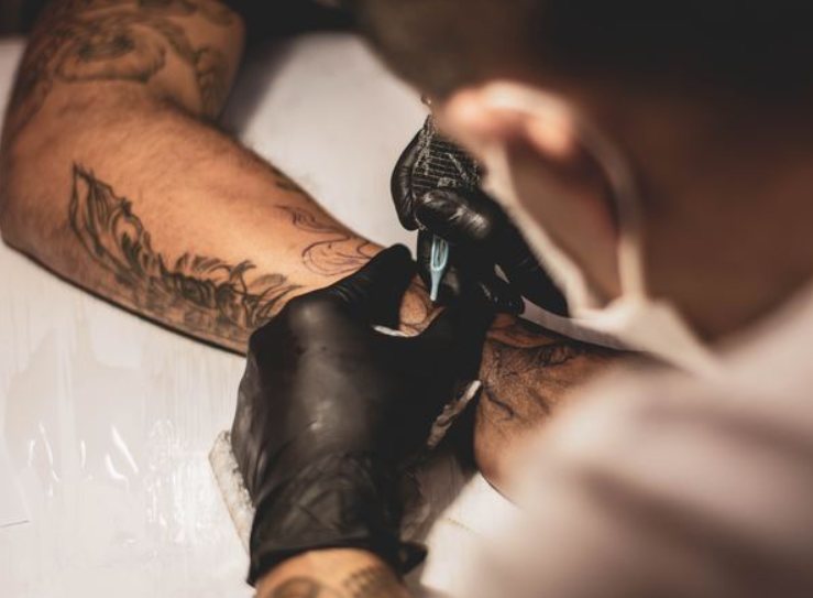 how to get a tattoo license